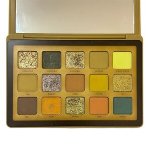 Natasha Denona Yucca Eyeshadow Palette